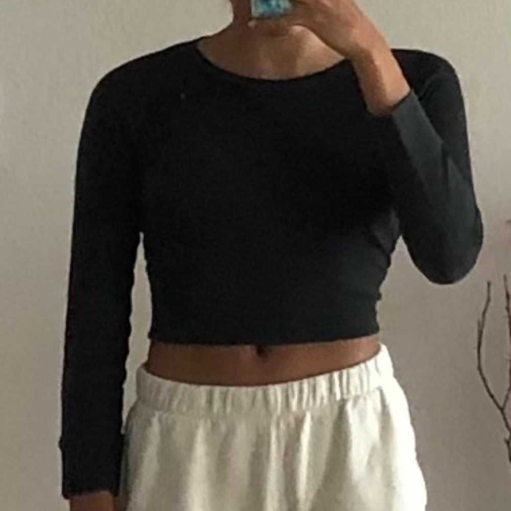 Girls grey long sleeve thermal pj top.